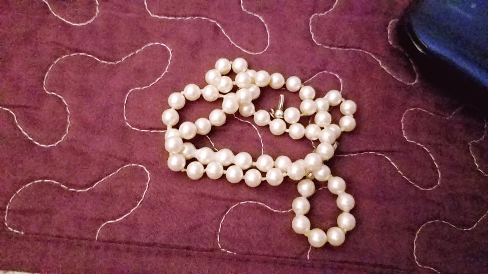 Pearls and a touch of lace... dainty as ever housewife Milf