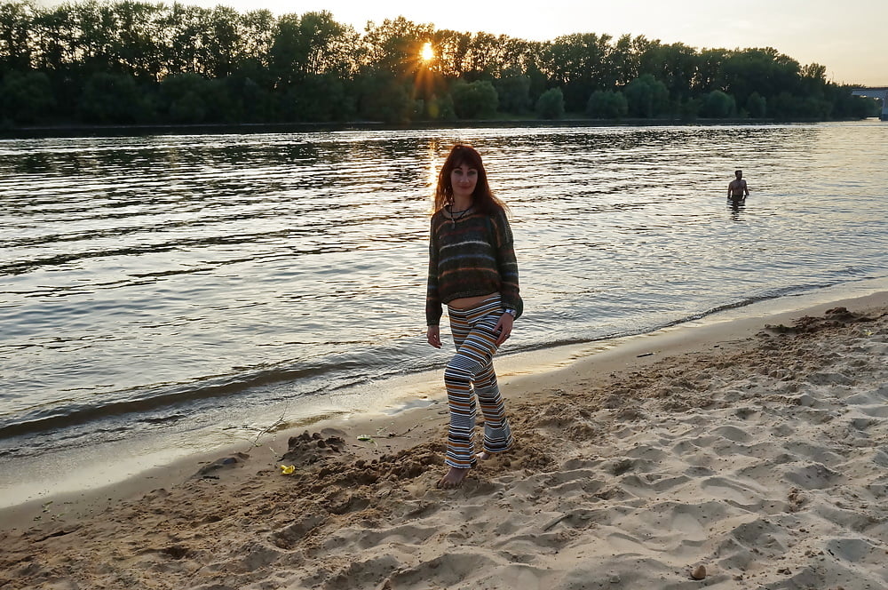 In AKIRA pants near Moscow-river in evening