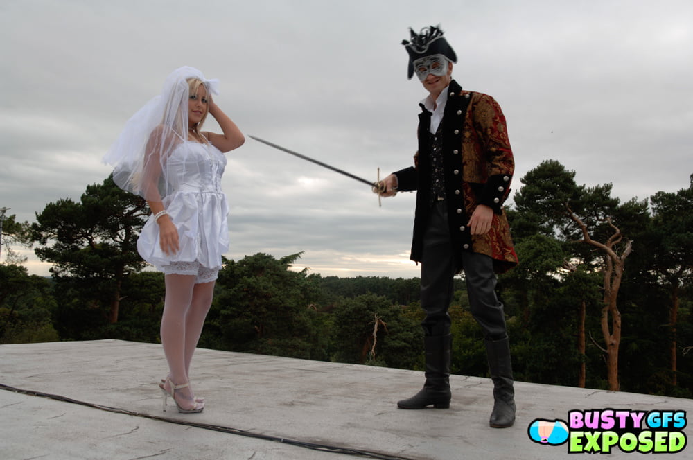 Savannah Gold Has Erotic Sex With A Masked Stranger