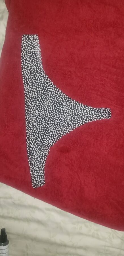 VelumptiousVero Thong Wet&amp;Creamy