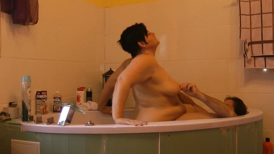 Lunchtime FUCKing in BATHTUB