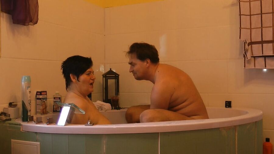 Lunchtime FUCKing in BATHTUB