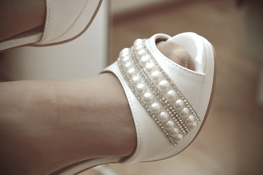 Pantyhose in white heels