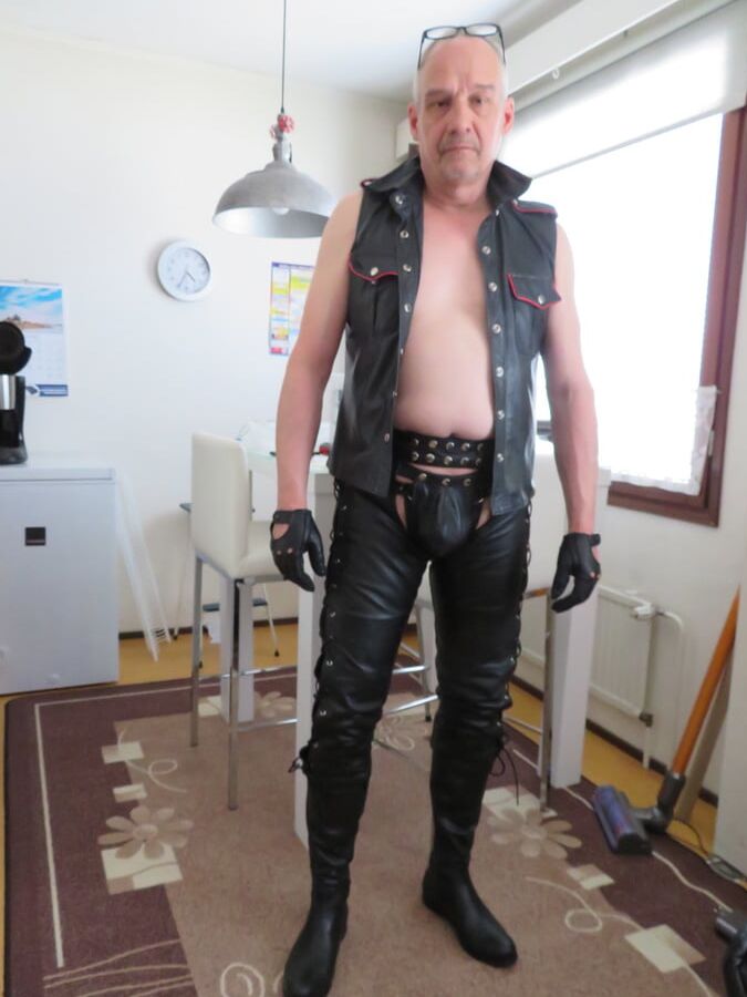 Juha Vantanen,finnish amateur leather fetish pornmodel
