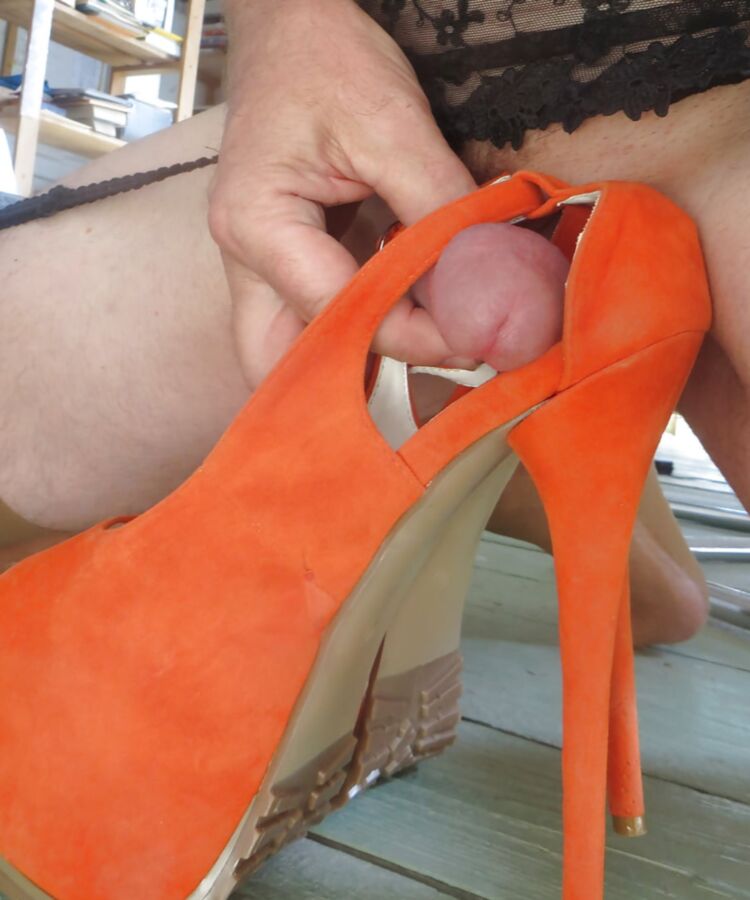 orange plattform heels