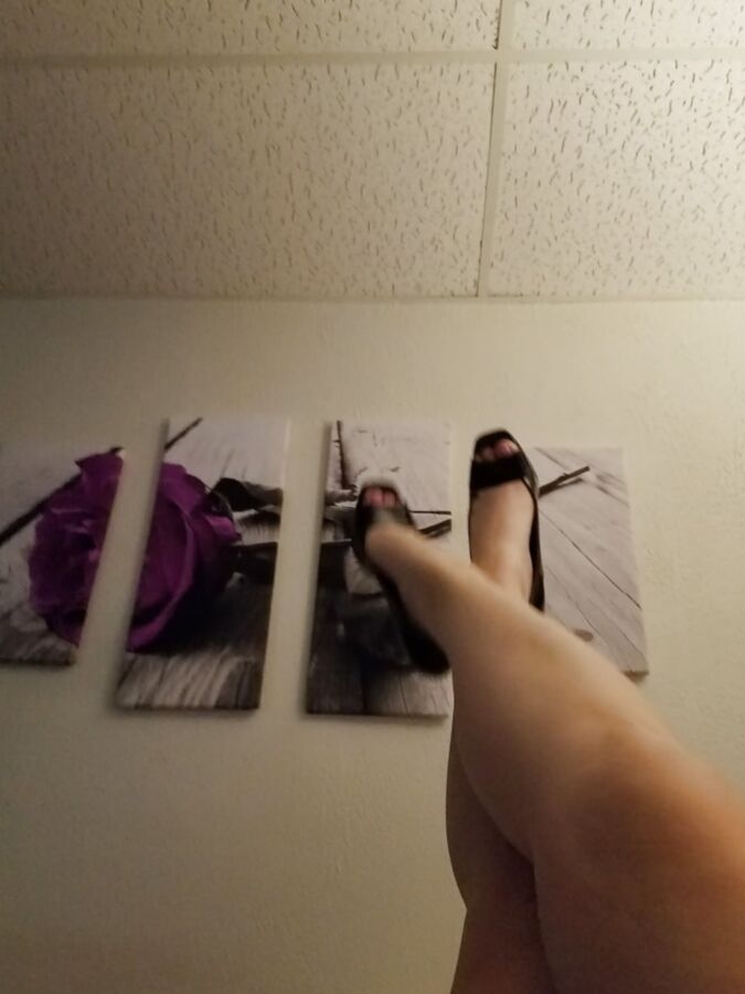 Feet, Legs, Heels &amp; Boots of the Sweet Sexy Housewife