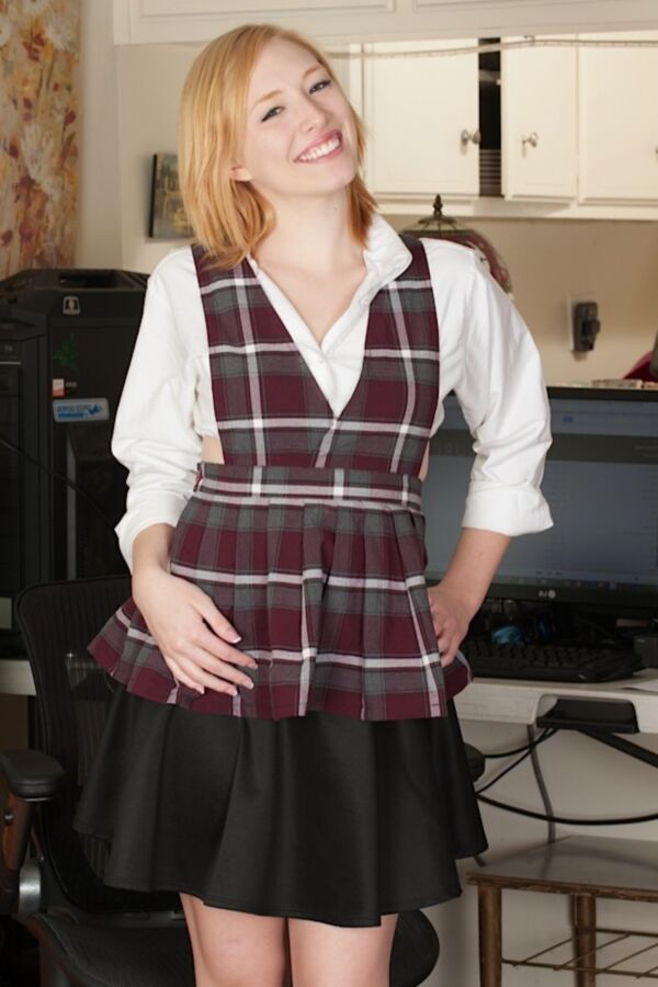 Amy Valentine - Cute Tranny Solo Photoshoot