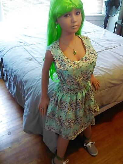 Nina&;s green dress