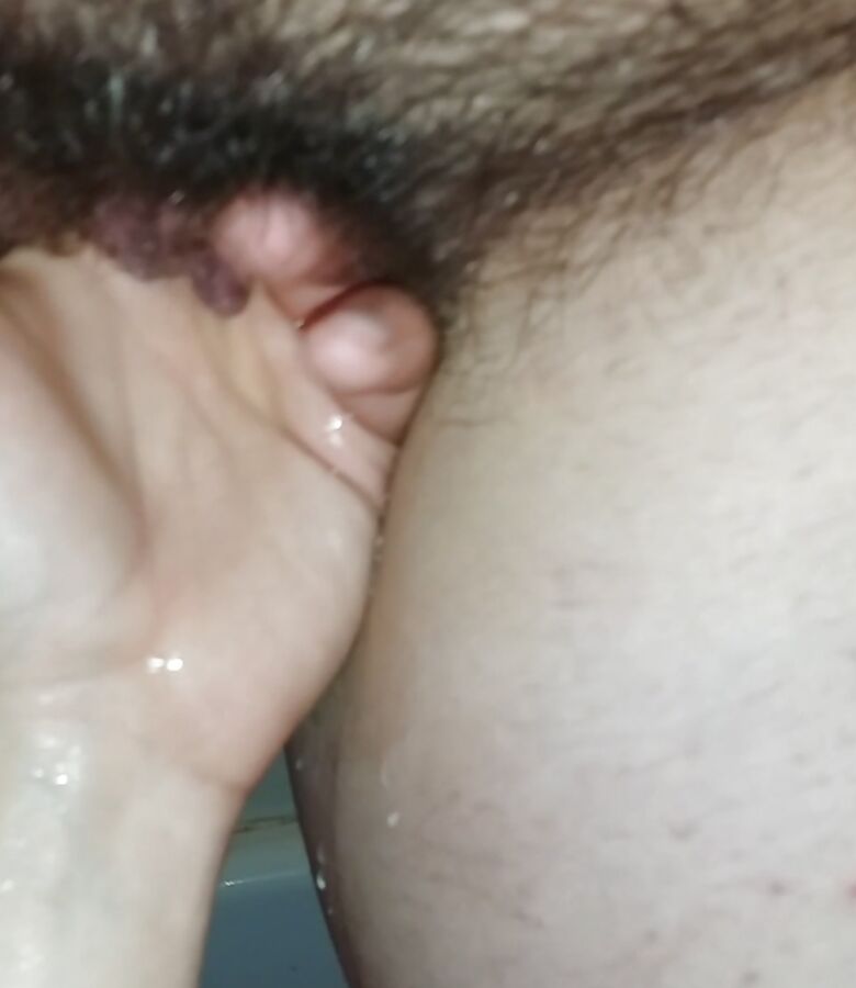 Fingering Hairy Pussy For Squirt