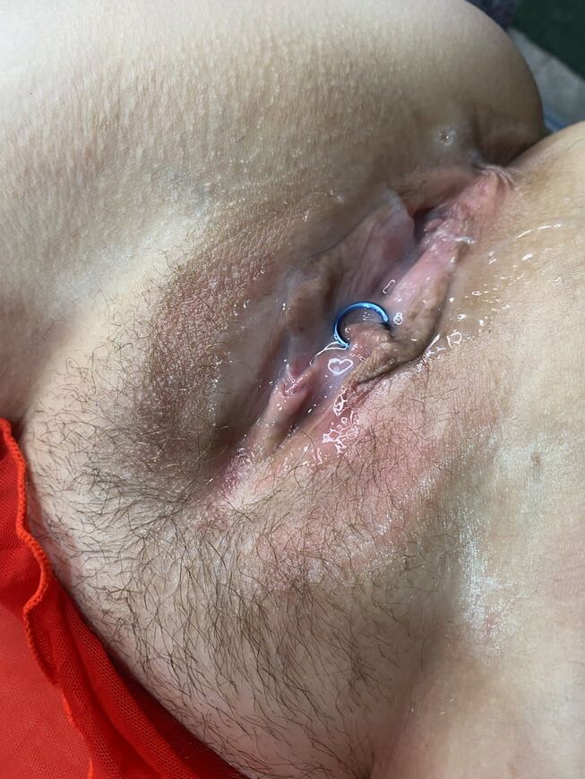 Hairy pussy in cum 19 year nymphomaniac
