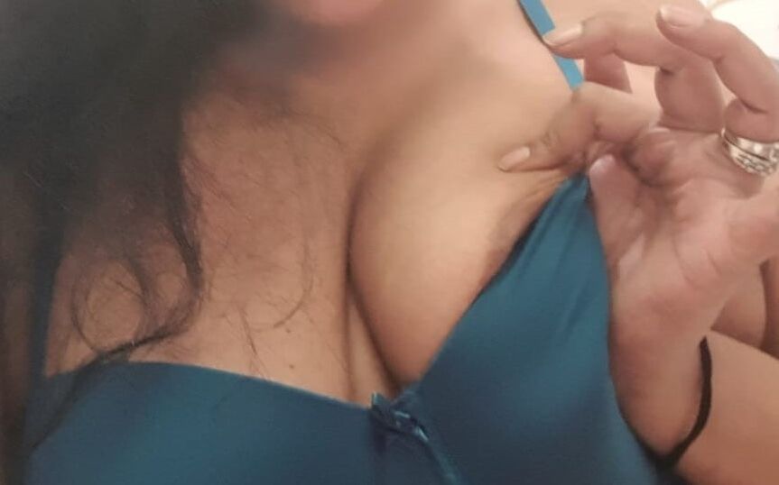 Love in neon blue bra