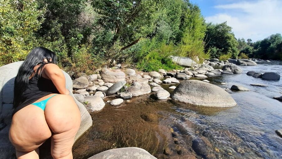 Mommy Big Ass in river
