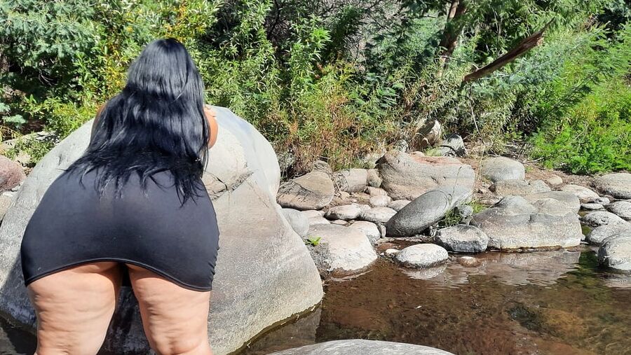 Mommy Big Ass in river