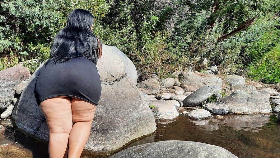 Mommy Big Ass in river