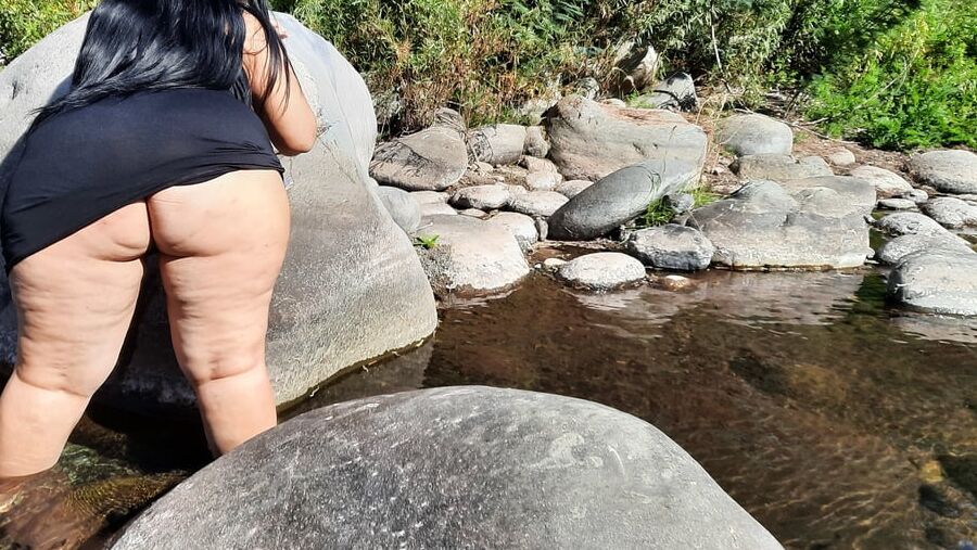 Mommy Big Ass in river