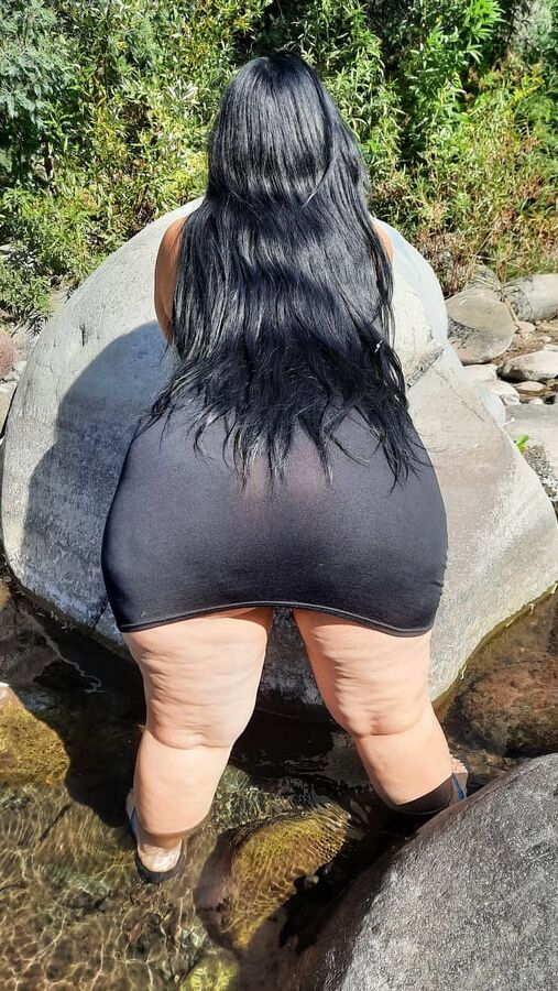 Mommy Big Ass in river