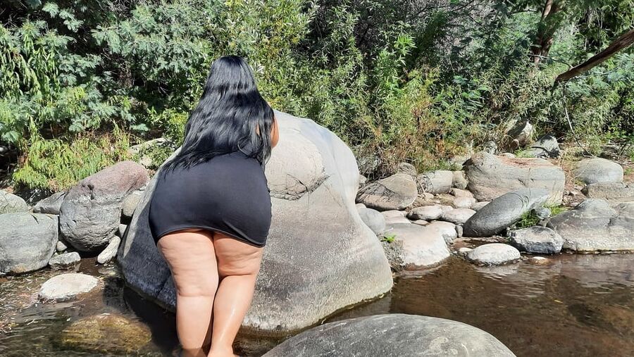 Mommy Big Ass in river