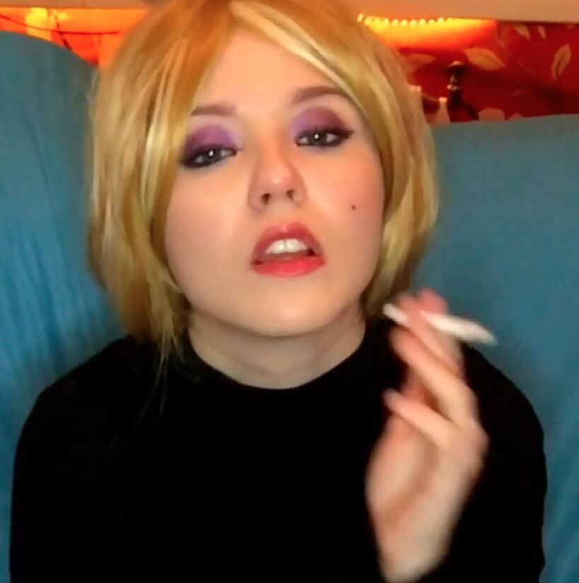 Smoking FACE FETISH