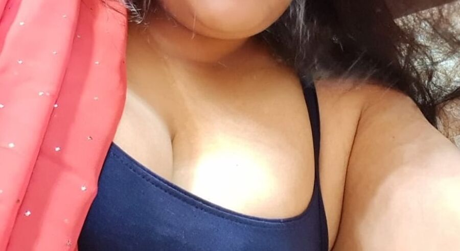 Love in dotted red saree with my glass dildo