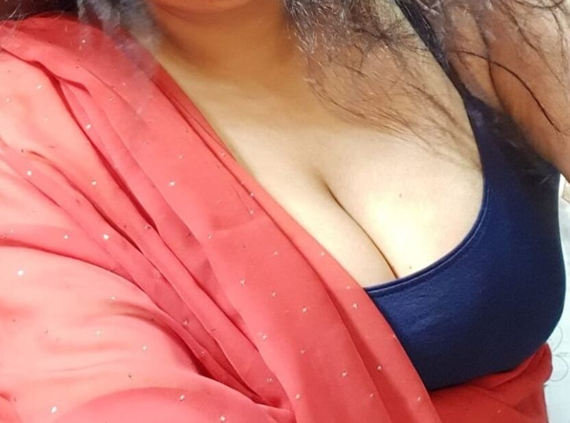 Love in dotted red saree with my glass dildo