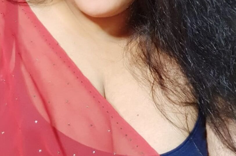 Love in dotted red saree with my glass dildo