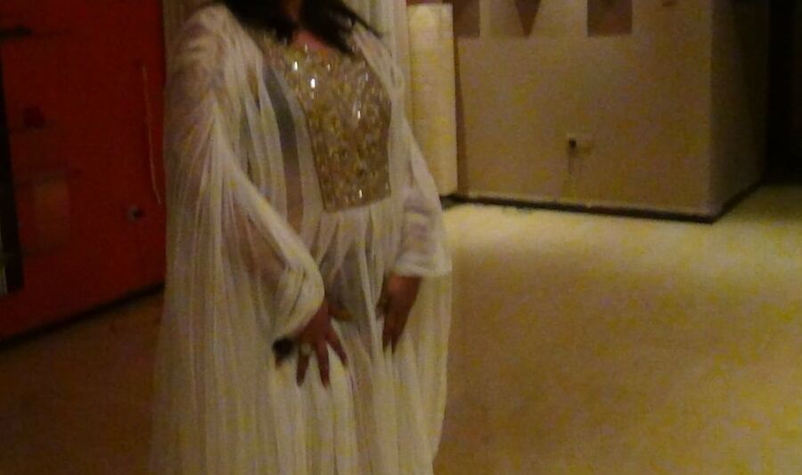 Love in sexy arabian gown