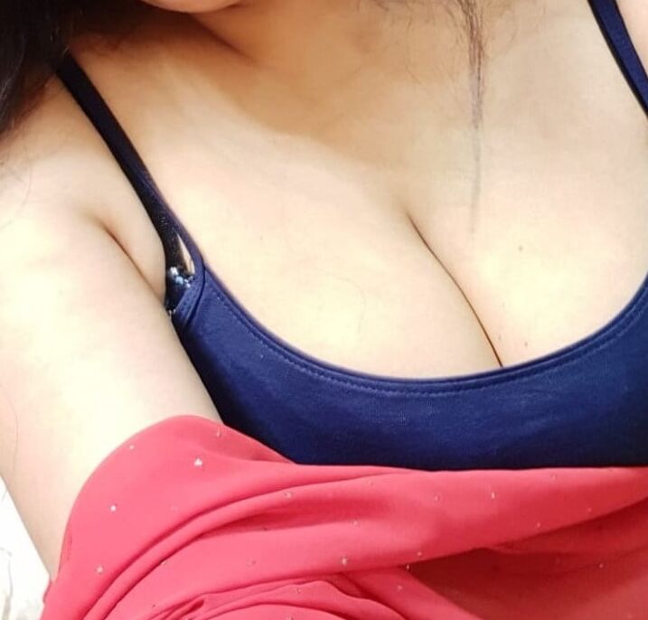 Love in dotted red saree with my glass dildo