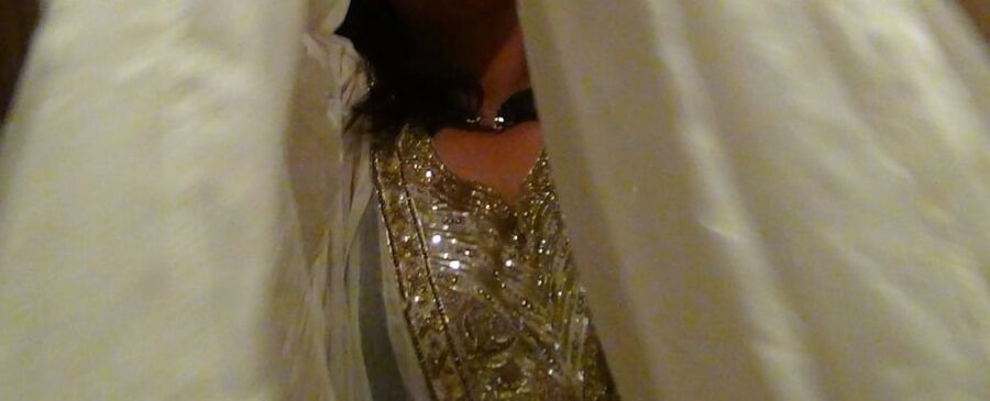 Love in sexy arabian gown