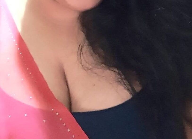 Love in dotted red saree with my glass dildo