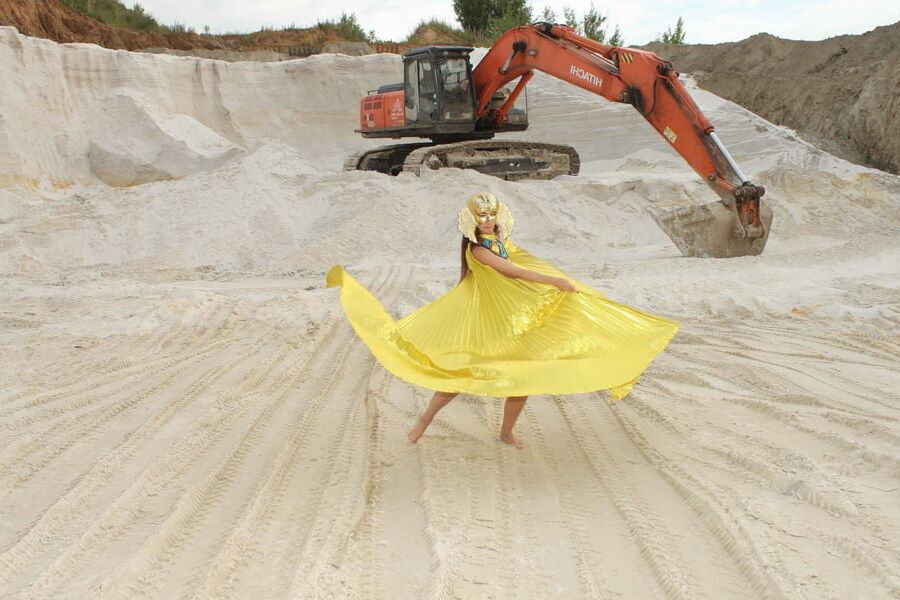 Queen of Excavators