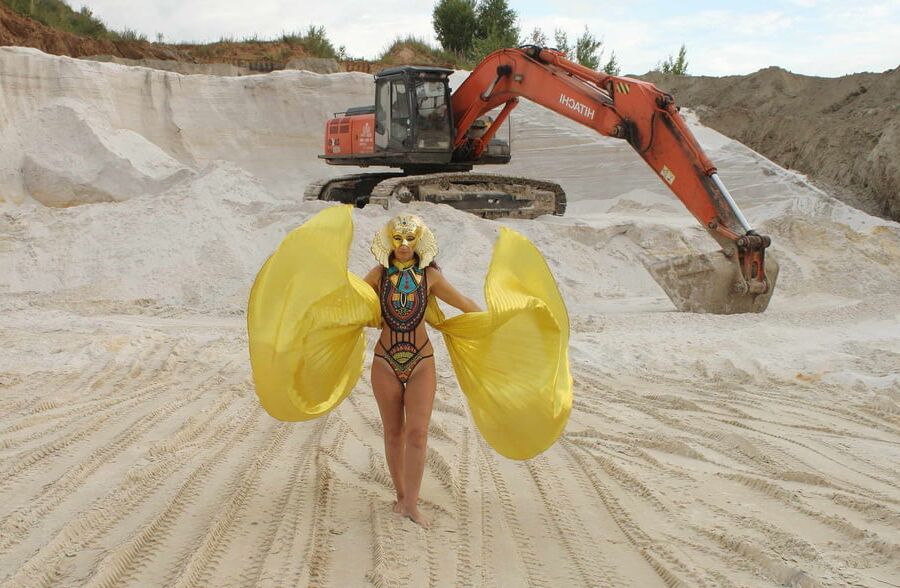 Queen of Excavators