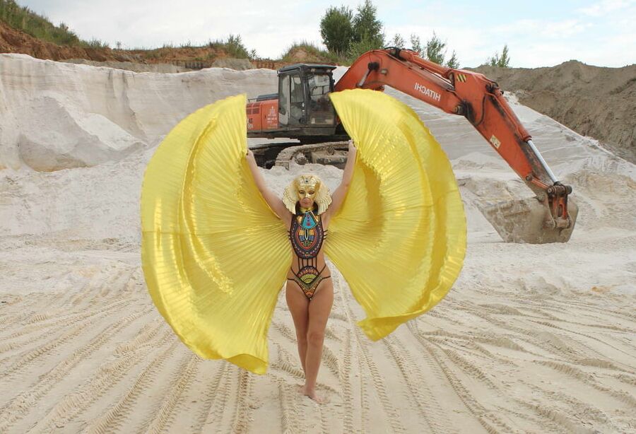 Queen of Excavators