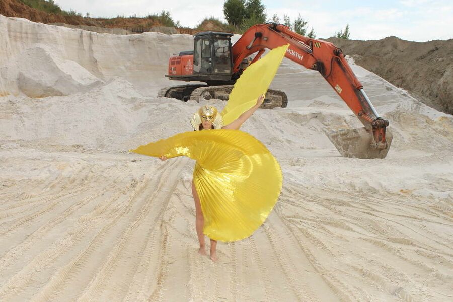 Queen of Excavators