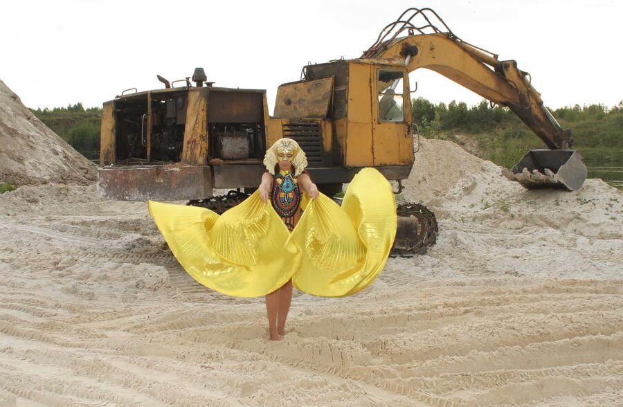 Queen of Excavators