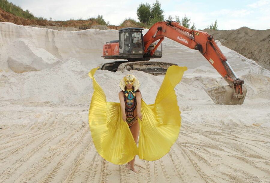 Queen of Excavators