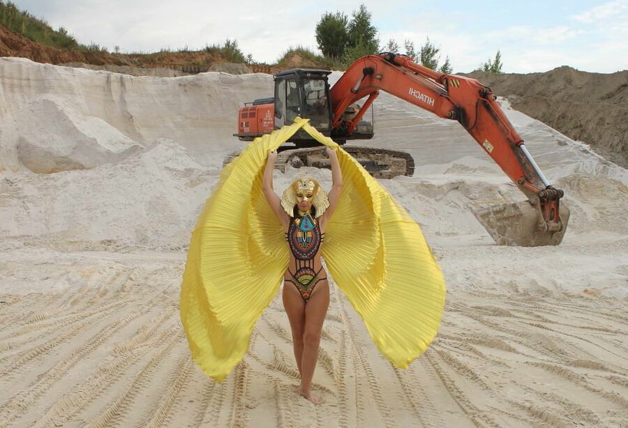 Queen of Excavators