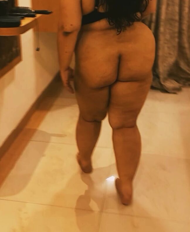 Desi Bbw Bhabhi In Saree