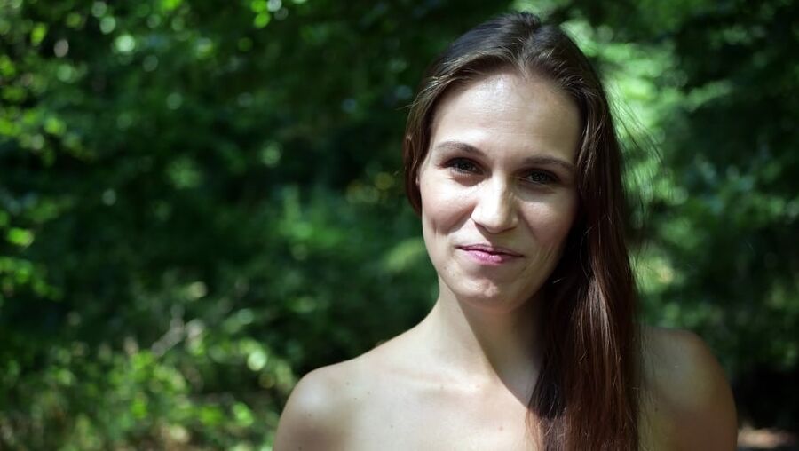 Czech super pornstar Nela Decker sunbathing