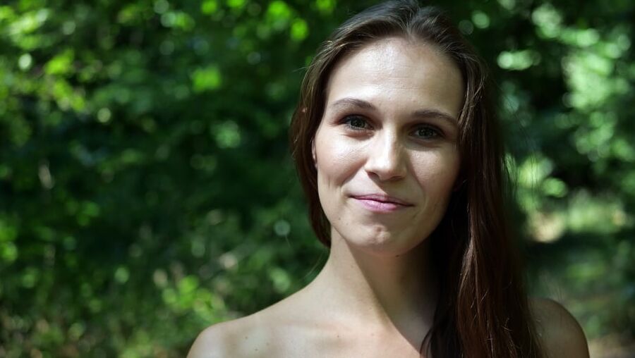 Czech super pornstar Nela Decker sunbathing