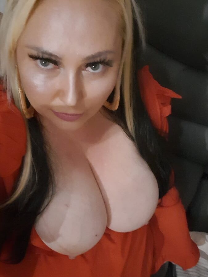 Milfs titties