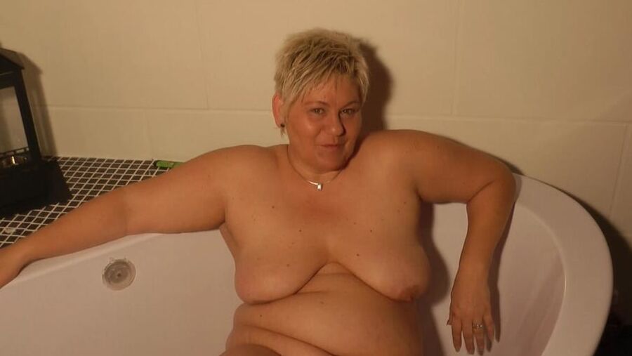 So I'd like to bathe in cum :)