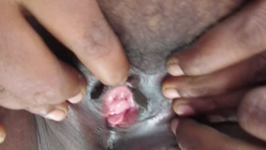 Tamil Hot Aunty Pussy Close-Up Deep Inside