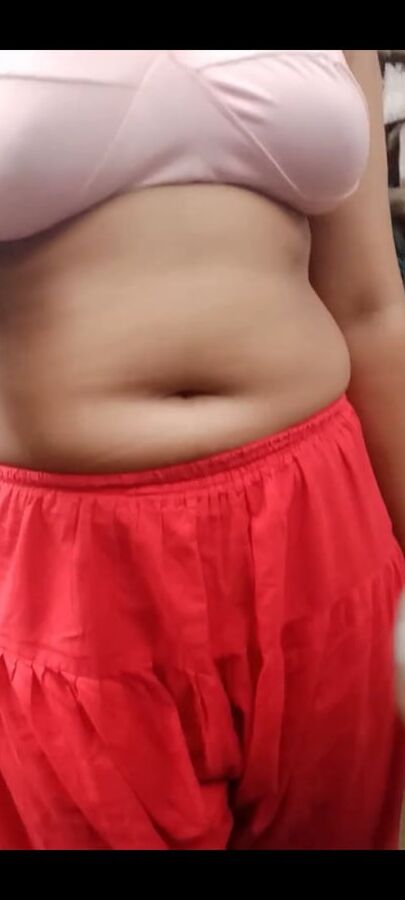 Sexy bengali girl masturbating and bathing