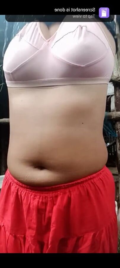 Sexy bengali girl masturbating and bathing