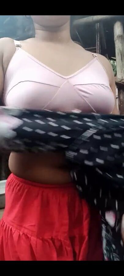 Sexy bengali girl masturbating and bathing