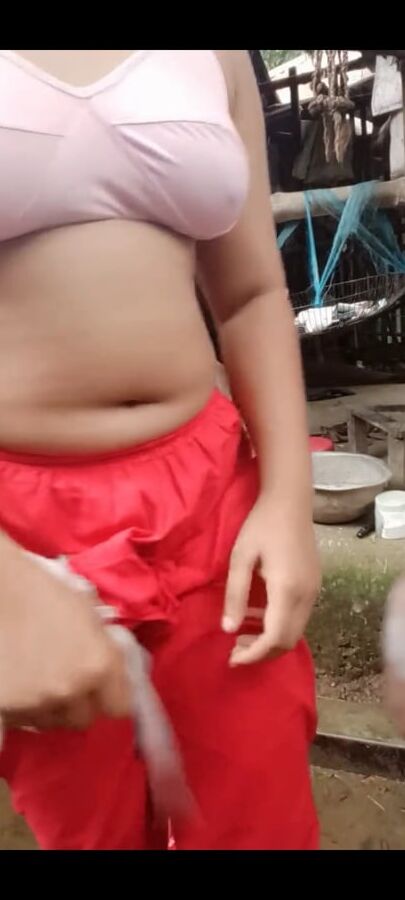 Sexy bengali girl masturbating and bathing