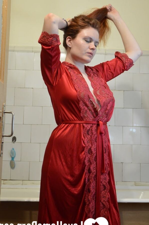 Hot teacher strips and takes a nice bath