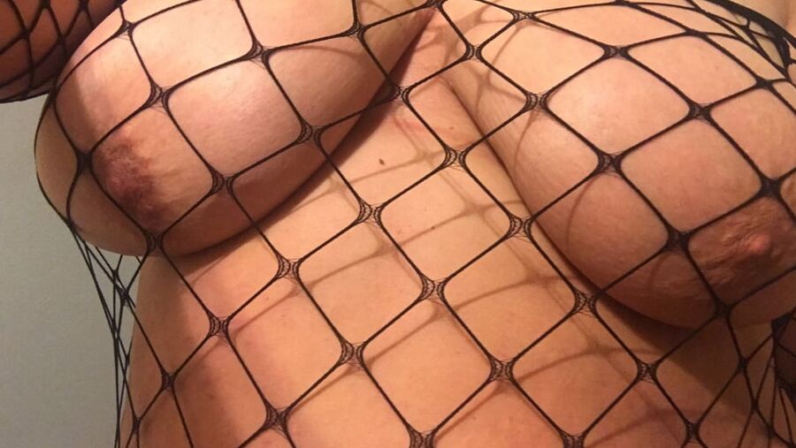 Slut4cum in fishnets