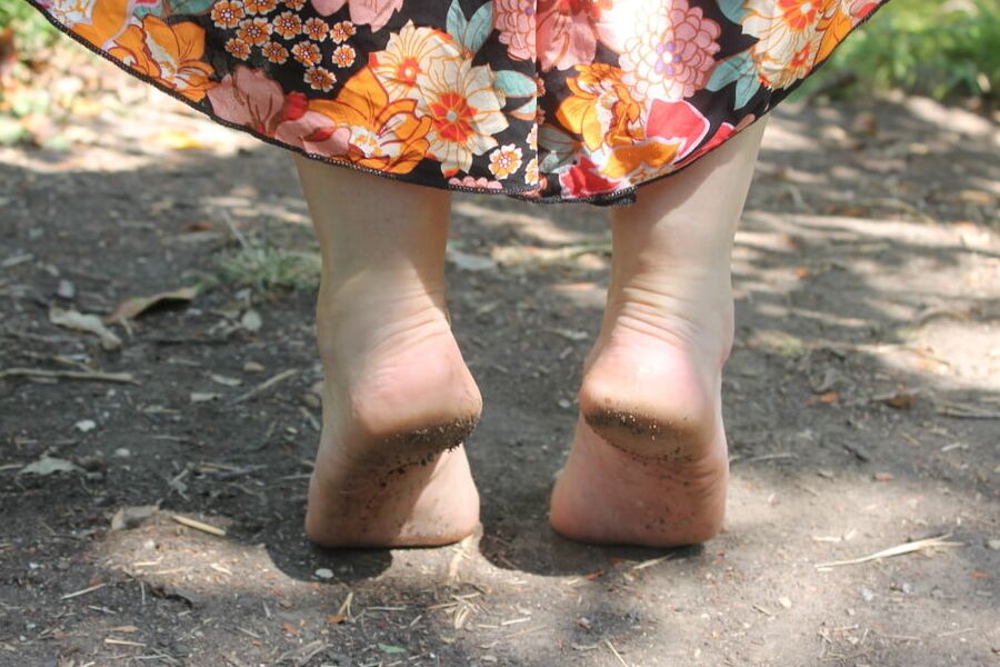 Empress Ember feet 8