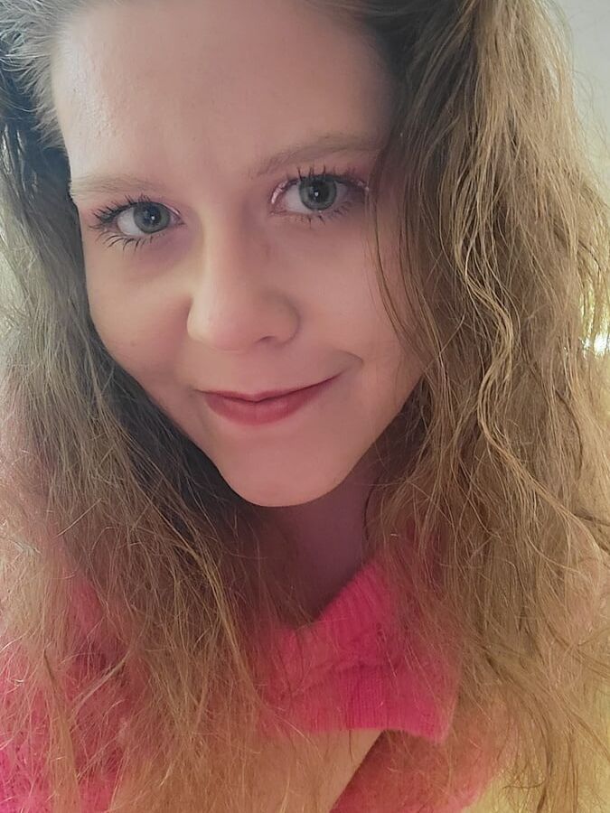 Nikki Belle's  Hotel Visit